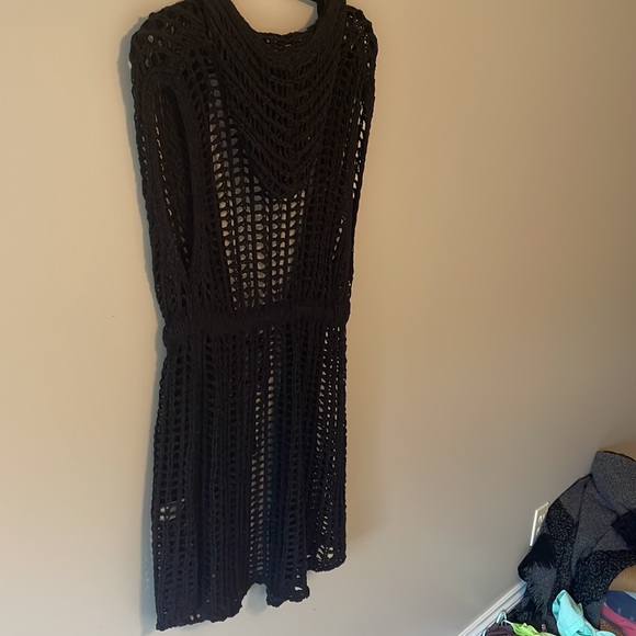 Look By M New York Hooded Crochet Tie Waist Layering Vest (Size M/L) - Picture 4 of 10